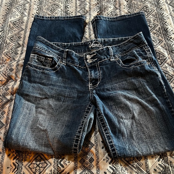 Jeans - Picture 1 of 4